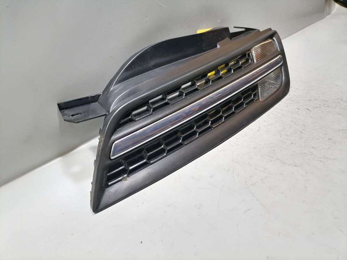 Nissan Micra K12 original K&uuml;lergrill mit Blinker links Facelift Bj.2005